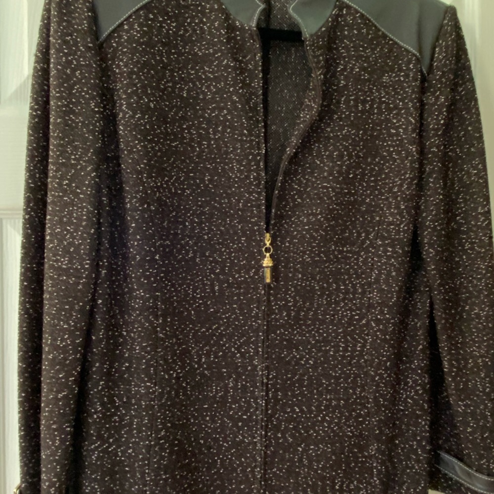 Jacket and blouse - Picture 6 of 6